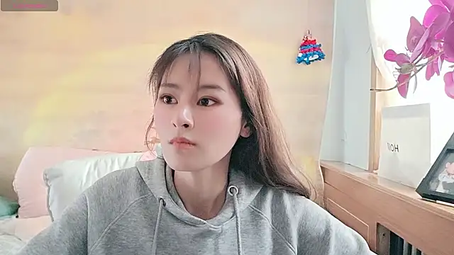 Snapshot of MsTipsy_ chatting on 04/19/26, 10:14 MsTipsy online show from 04/19/26, 10:14