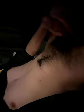 Snapshot of thick6point5incher chatting on 10/29/25, 06:48 thick6point5incher online show from 10/29/25, 06:48