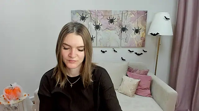 Snapshot of AriaAmaren chatting on 11/01/25, 11:29 AriaAmaren online show from 11/01/25, 11:29