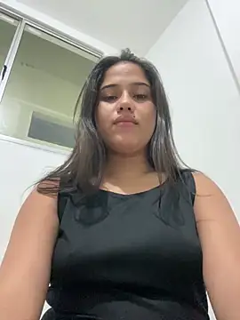 Snapshot of MARIILYNXGXX1 chatting on 11/20/25, 04:23 MARIILYNXGXX1 online show from 11/20/25, 04:23