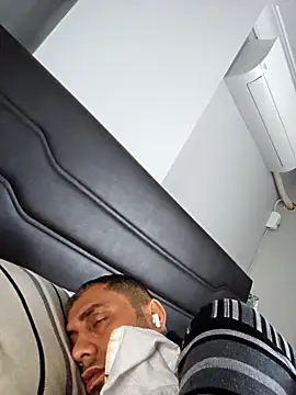 erdal7 online show from 10/29/25, 07:32