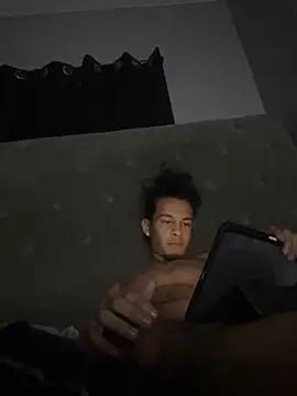 Snapshot of jb445546 chatting on 10/31/25, 04:13 jb445546 online show from 10/31/25, 04:13