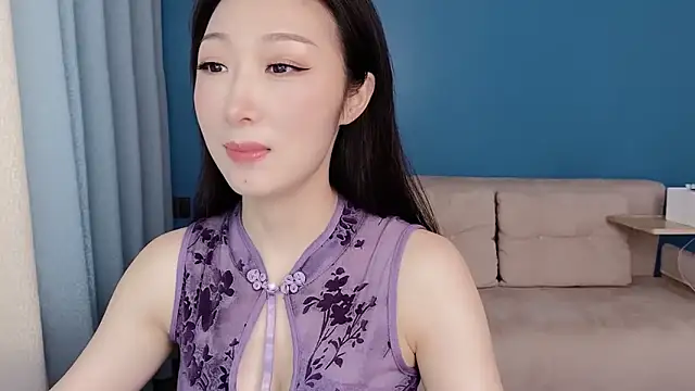Snapshot of ella55-- chatting on 06/04/26, 01:55 ella55-- online show from 06/04/26, 01:55