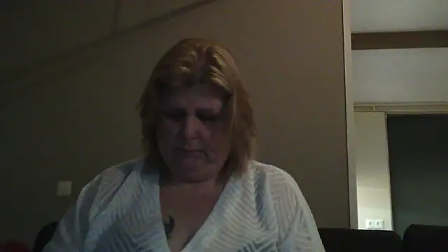 Sylviastar46 online show from 02/05/26, 09:14