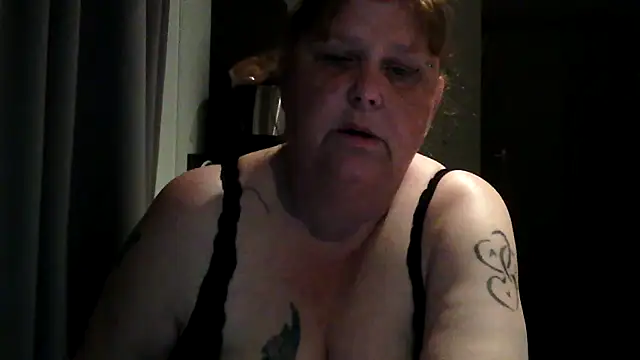 Snapshot of Sylviastar46 chatting on 05/24/26, 08:36 Sylviastar46 online show from 05/24/26, 08:36