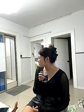 xiaojingzi66 online show from 12/16/25, 10:15