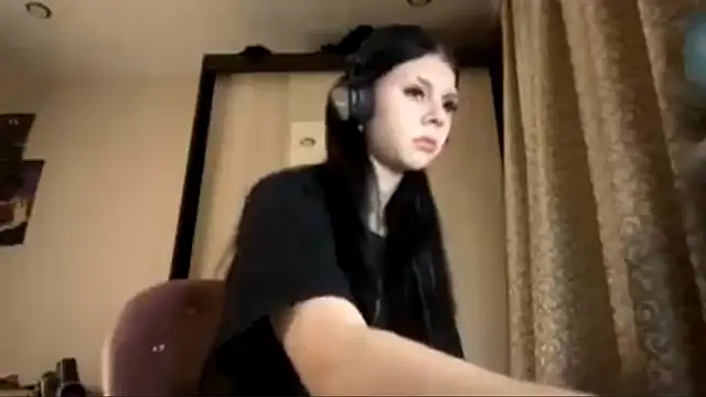 Snapshot of AnGallo chatting on 12/03/25, 08:07 AnGallo online show from 12/03/25, 08:07