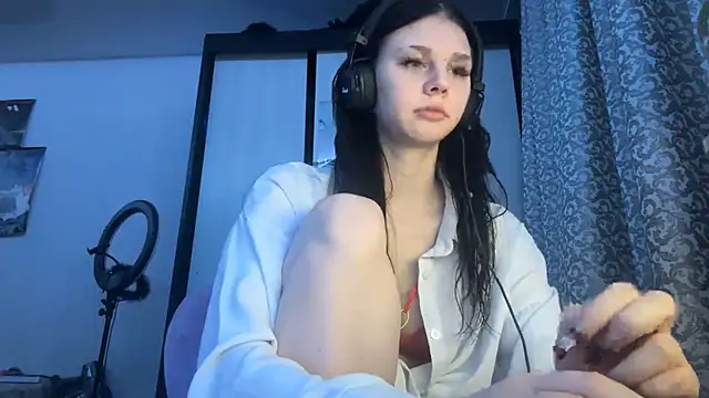 Snapshot of AnGallo chatting on 12/13/25, 08:14 AnGallo online show from 12/13/25, 08:14