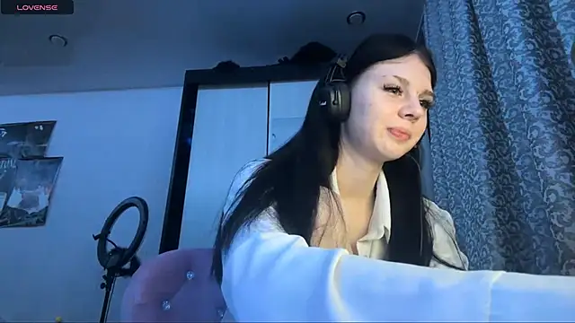 Snapshot of AnGallo chatting on 12/14/25, 08:13 AnGallo online show from 12/14/25, 08:13