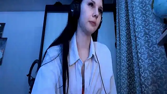 Snapshot of AnGallo chatting on 12/19/25, 08:27 AnGallo online show from 12/19/25, 08:27