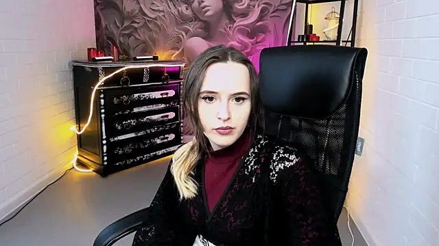 IreneBailey online show from 11/08/25, 09:09