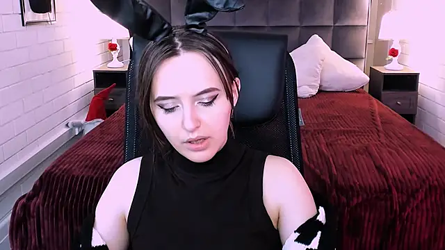 IreneBailey online show from 11/23/25, 09:20