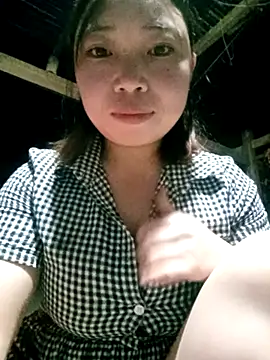 julybe online show from 11/27/25, 12:40