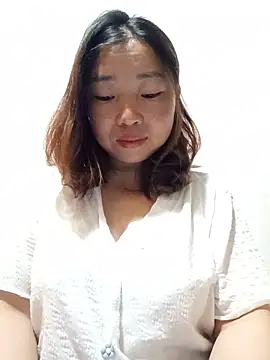 Snapshot of julybe chatting on 06/12/26, 04:06 julybe online show from 06/12/26, 04:06