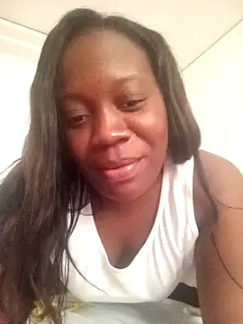 Snapshot of Laurymia chatting on 10/30/25, 10:27 Laurymia online show from 10/30/25, 10:27