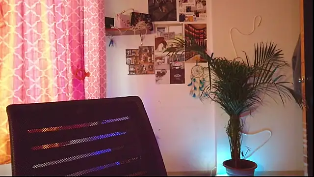 Snapshot of Saloni9 chatting on 04/01/26, 02:34 Saloni9 online show from 04/01/26, 02:34