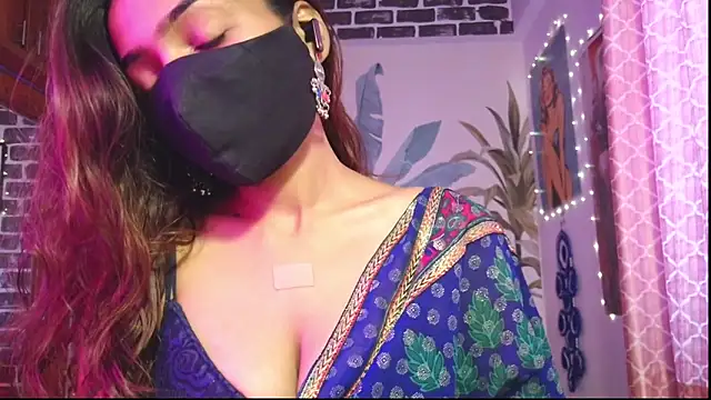 Snapshot of Saloni9 chatting on 04/06/26, 04:46 Saloni9 online show from 04/06/26, 04:46