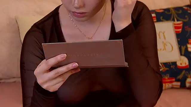 VickiBanx online show from 12/18/25, 04:18