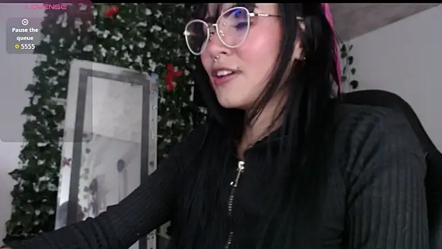 Snapshot of myomii_nixx chatting on 11/05/25, 02:33 myomii nixx online show from 11/05/25, 02:33