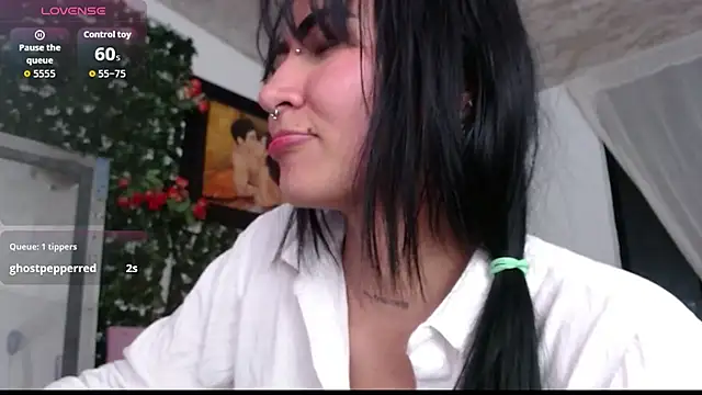 Snapshot of myomii_nixx chatting on 11/20/25, 03:07 myomii nixx online show from 11/20/25, 03:07