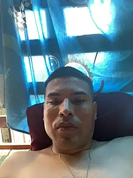 Snapshot of nico23_martin chatting on 10/29/25, 04:09 nico23 martin online show from 10/29/25, 04:09