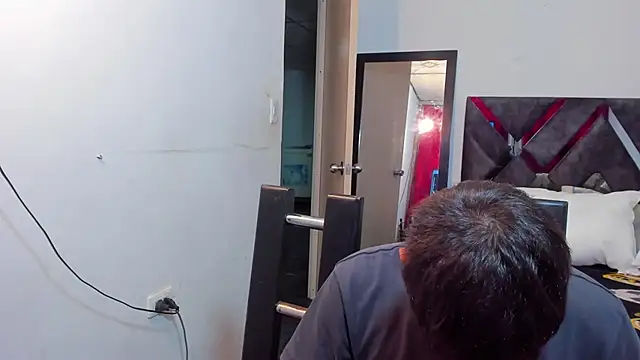 Snapshot of MollyandFher chatting on 11/17/25, 01:11 MollyandFher online show from 11/17/25, 01:11