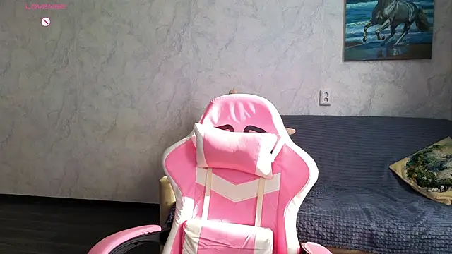 Snapshot of Lovelly_molly1 chatting on 03/06/26, 10:34 Lovelly molly1 online show from 03/06/26, 10:34