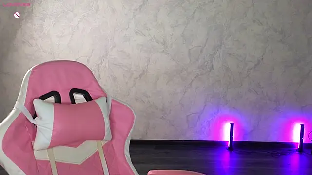 Snapshot of Lovelly_molly1 chatting on 04/12/26, 05:07 Lovelly molly1 online show from 04/12/26, 05:07