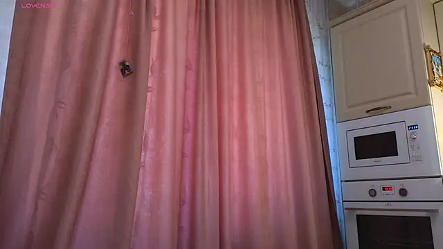 Snapshot of Lovelly_molly1 chatting on 06/19/26, 10:19 Lovelly molly1 online show from 06/19/26, 10:19