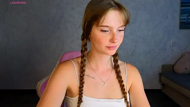Snapshot of Lovelly_molly1 chatting on 07/18/26, 03:49 Lovelly molly1 online show from 07/18/26, 03:49