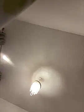 Snapshot of Emir2005xx chatting on 10/29/25, 04:42 Emir2005xx online show from 10/29/25, 04:42