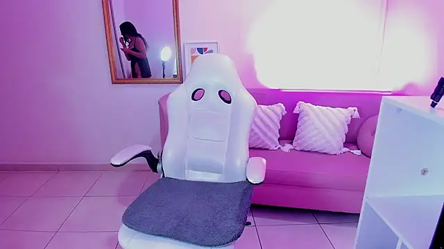 Mia Greco1 online show from 11/20/25, 12:27