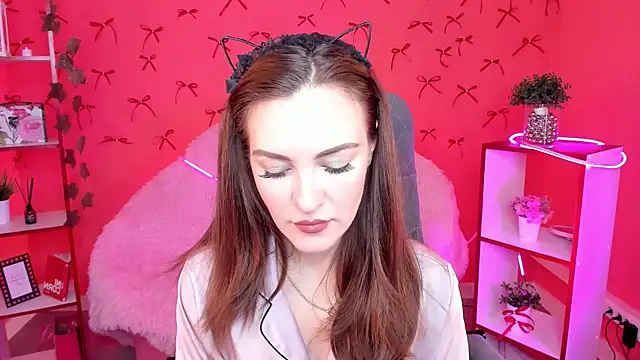 EdnaThomus online show from 11/15/25, 09:28