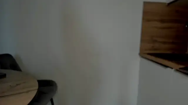 Snapshot of Elle_Milfa chatting on 06/04/26, 10:54 Elle Milfa online show from 06/04/26, 10:54