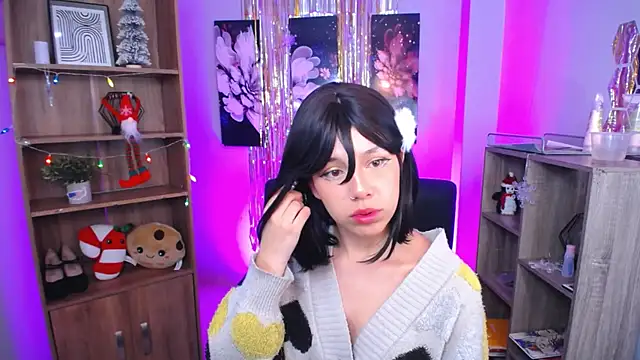 Snapshot of roseefancy19 chatting on 12/22/25, 10:56 roseefancy19 online show from 12/22/25, 10:56