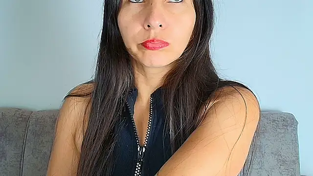 Snapshot of alana_pink95 chatting on 11/11/25, 12:38 alana pink95 online show from 11/11/25, 12:38