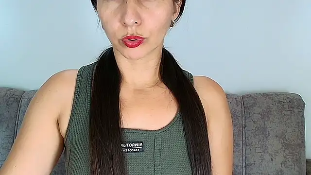 Snapshot of alana_pink95 chatting on 11/13/25, 07:02 alana pink95 online show from 11/13/25, 07:02