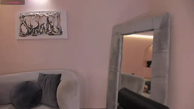 Snapshot of BellaConnorX chatting on 11/07/25, 03:28 BellaConnorX online show from 11/07/25, 03:28