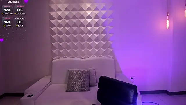 Snapshot of BellaConnorX chatting on 04/10/26, 02:50 BellaConnorX online show from 04/10/26, 02:50