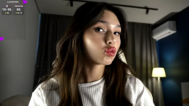 Snapshot of candylolly__ chatting on 11/04/25, 05:50 candylolly online show from 11/04/25, 05:50