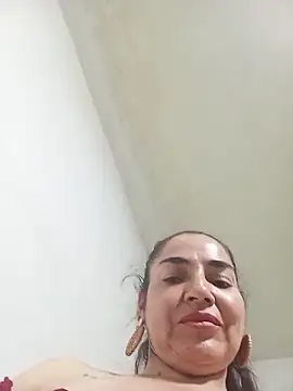 Snapshot of MaryRoze_ chatting on 04/19/26, 01:16 MaryRoze online show from 04/19/26, 01:16