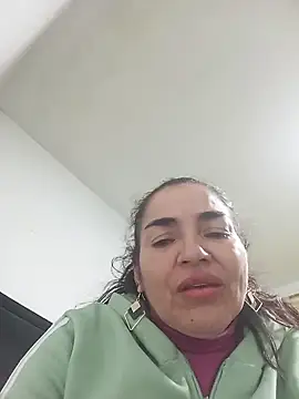 Snapshot of MaryRoze_ chatting on 04/29/26, 01:10 MaryRoze online show from 04/29/26, 01:10