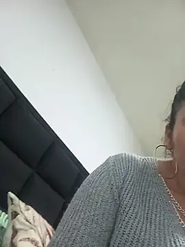 Snapshot of MaryRoze_ chatting on 05/24/26, 04:45 MaryRoze online show from 05/24/26, 04:45