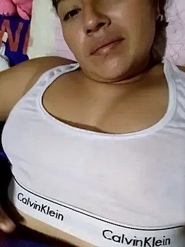 Snapshot of valebarrera chatting on 11/08/25, 12:05 valebarrera online show from 11/08/25, 12:05