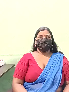 Snapshot of tamil_Nithya_J chatting on 04/19/26, 07:18 tamil Nithya J online show from 04/19/26, 07:18