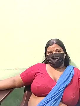 Snapshot of tamil_Nithya_J chatting on 04/19/26, 06:10 tamil Nithya J online show from 04/19/26, 06:10
