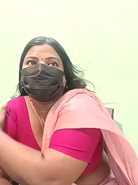 Snapshot of tamil_Nithya_J chatting on 04/20/26, 10:18 tamil Nithya J online show from 04/20/26, 10:18
