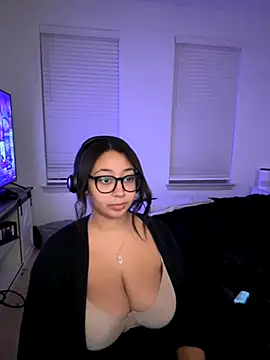 Snapshot of minha_baby chatting on 11/02/25, 12:24 minha baby online show from 11/02/25, 12:24