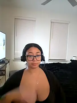 minha baby online show from 11/16/25, 03:34