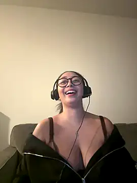 minha baby online show from 12/18/25, 07:14